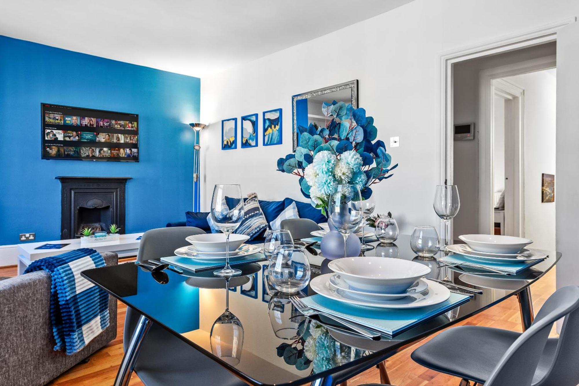 Balcony Blue Theme 1 Bedroom Central London Luxury Flat Near Hyde Park! Accommodates Up To 6! Double Sofa Bed And Next To Station! Exteriér fotografie