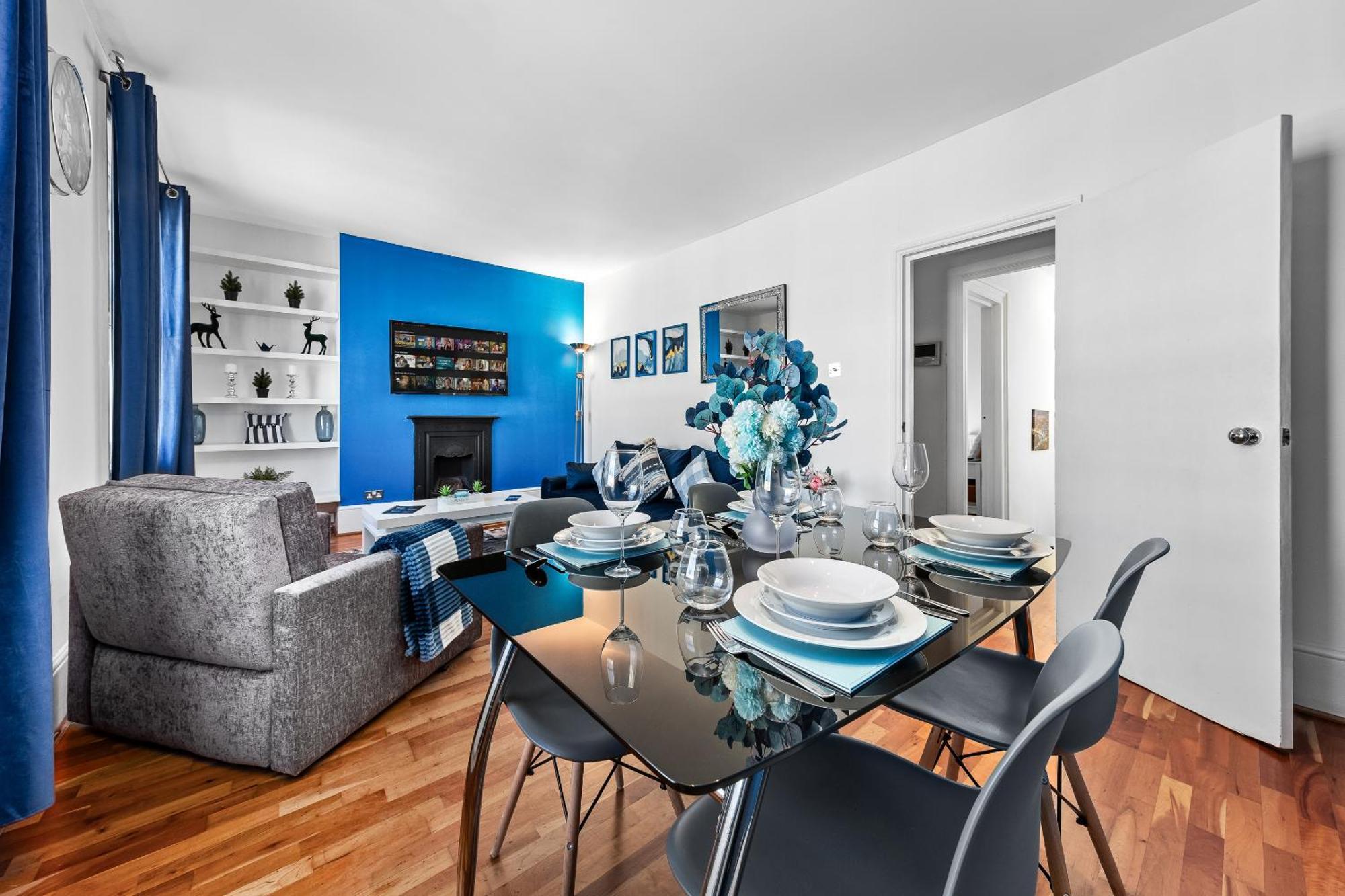 Balcony Blue Theme 1 Bedroom Central London Luxury Flat Near Hyde Park! Accommodates Up To 6! Double Sofa Bed And Next To Station! Exteriér fotografie