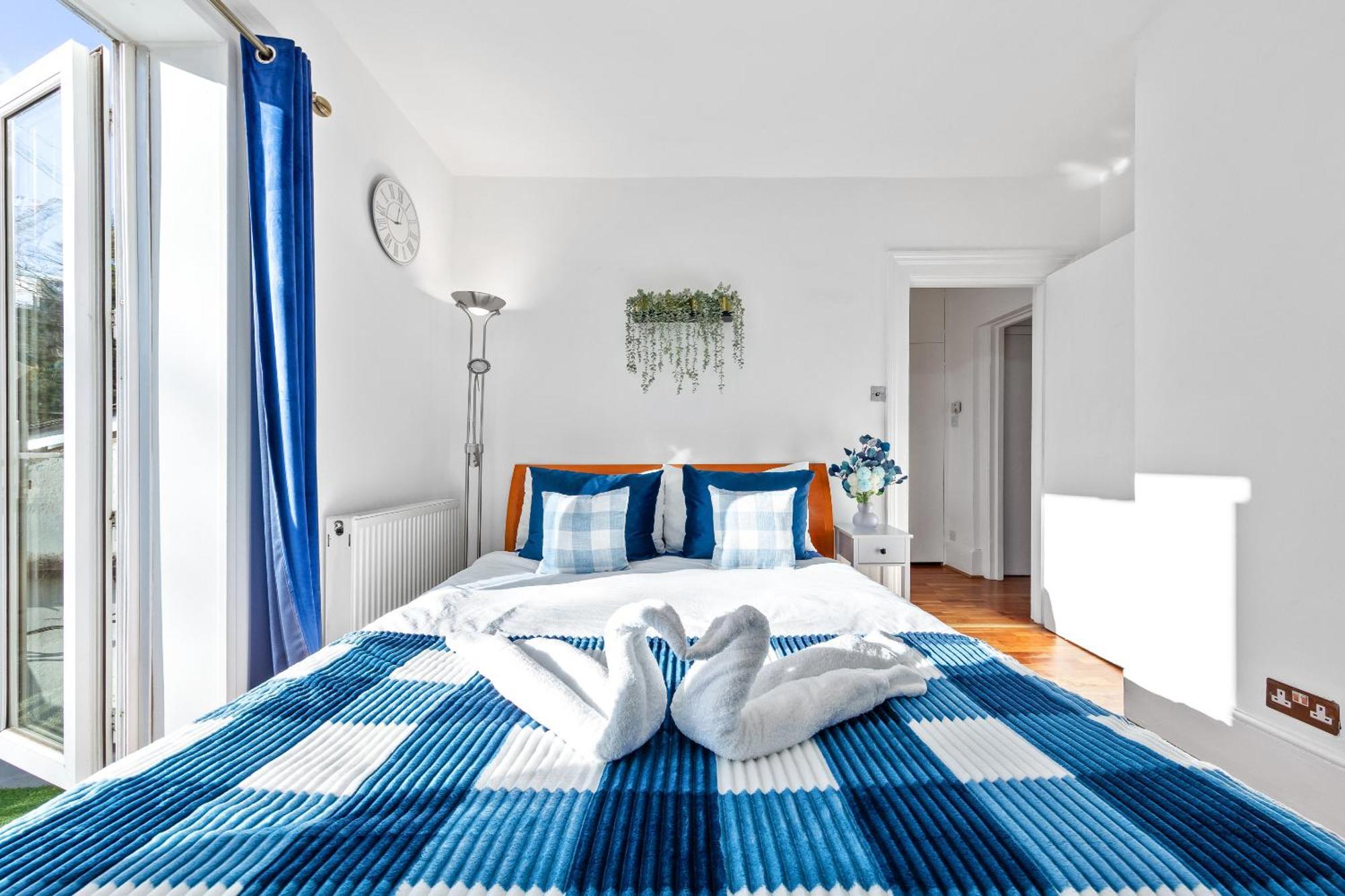 Balcony Blue Theme 1 Bedroom Central London Luxury Flat Near Hyde Park! Accommodates Up To 6! Double Sofa Bed And Next To Station! Exteriér fotografie