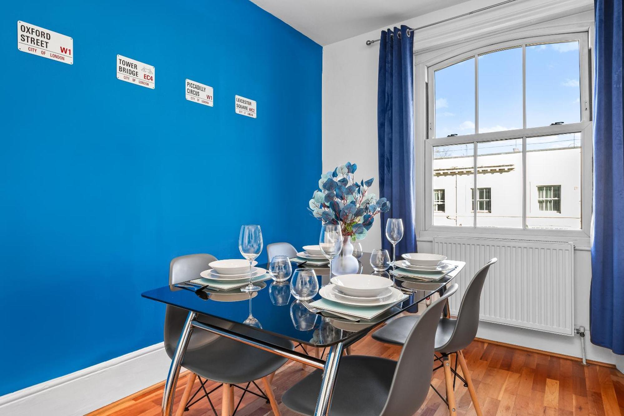 Balcony Blue Theme 1 Bedroom Central London Luxury Flat Near Hyde Park! Accommodates Up To 6! Double Sofa Bed And Next To Station! Exteriér fotografie