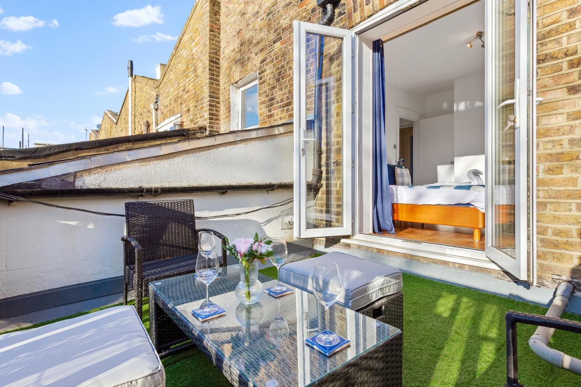 Balcony Blue Theme 1 Bedroom Central London Luxury Flat Near Hyde Park! Accommodates Up To 6! Double Sofa Bed And Next To Station! Exteriér fotografie