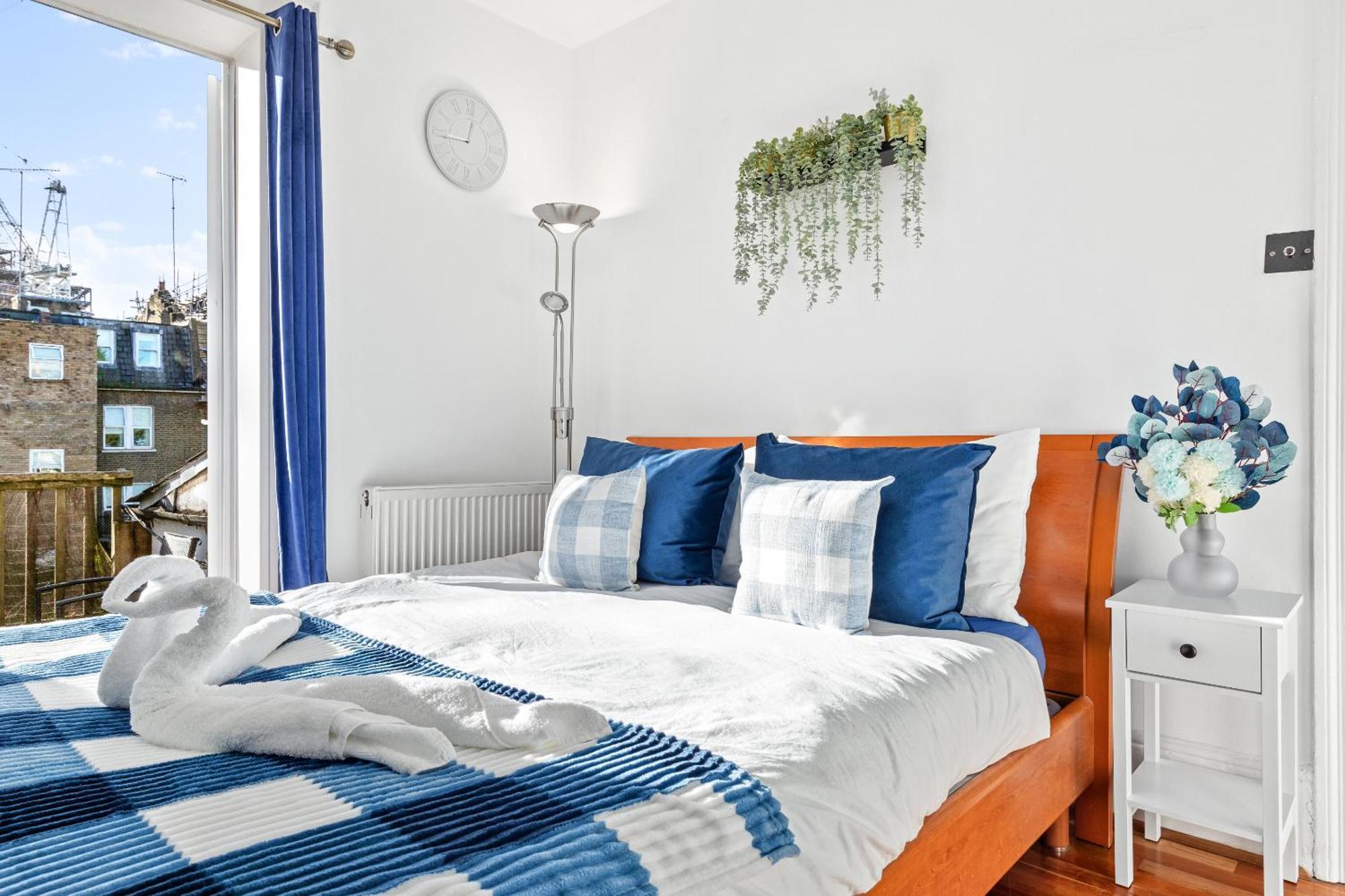 Balcony Blue Theme 1 Bedroom Central London Luxury Flat Near Hyde Park! Accommodates Up To 6! Double Sofa Bed And Next To Station! Exteriér fotografie