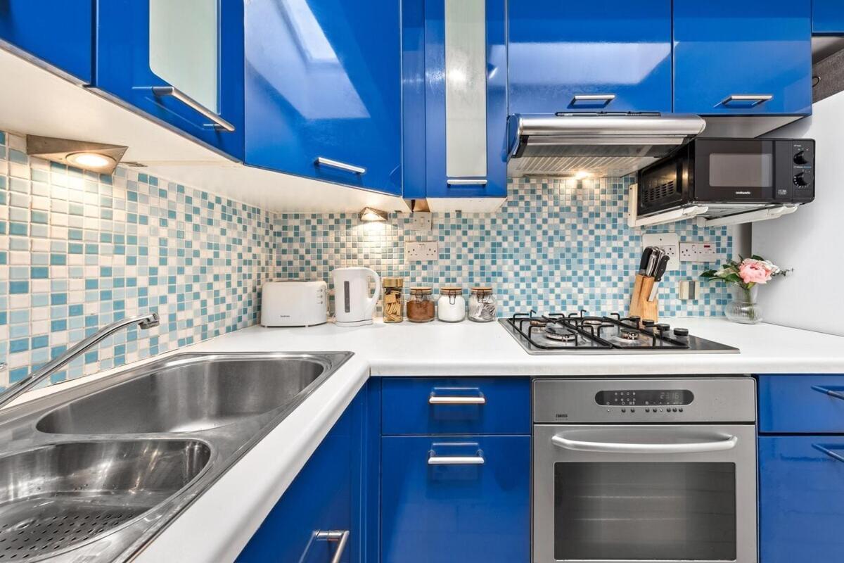 Balcony Blue Theme 1 Bedroom Central London Luxury Flat Near Hyde Park! Accommodates Up To 6! Double Sofa Bed And Next To Station! Exteriér fotografie
