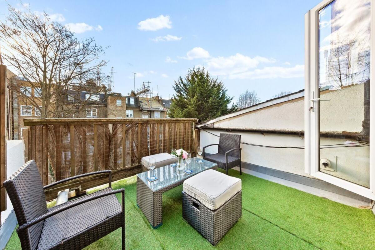 Balcony Blue Theme 1 Bedroom Central London Luxury Flat Near Hyde Park! Accommodates Up To 6! Double Sofa Bed And Next To Station! Exteriér fotografie