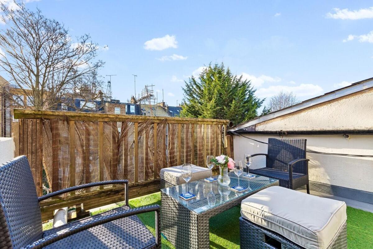Balcony Blue Theme 1 Bedroom Central London Luxury Flat Near Hyde Park! Accommodates Up To 6! Double Sofa Bed And Next To Station! Exteriér fotografie